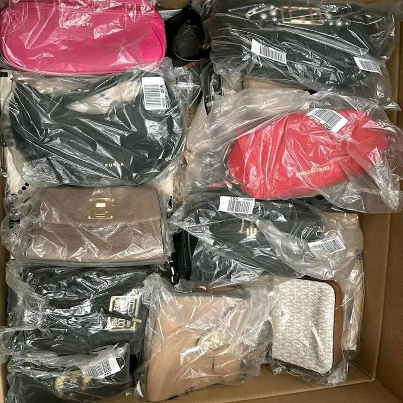 Modische Handtaschen Paletten kaufen ab Zentrallager Deutschland 200