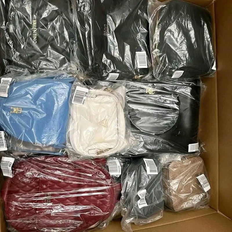Modische Handtaschen Paletten kaufen ab Zentrallager_Deutschland – 200
