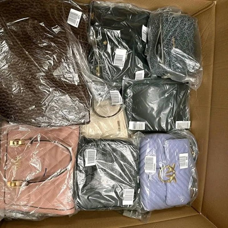 Modische Handtaschen_Paletten kaufen ab Zentrallager Deutschland 200 Einheiten